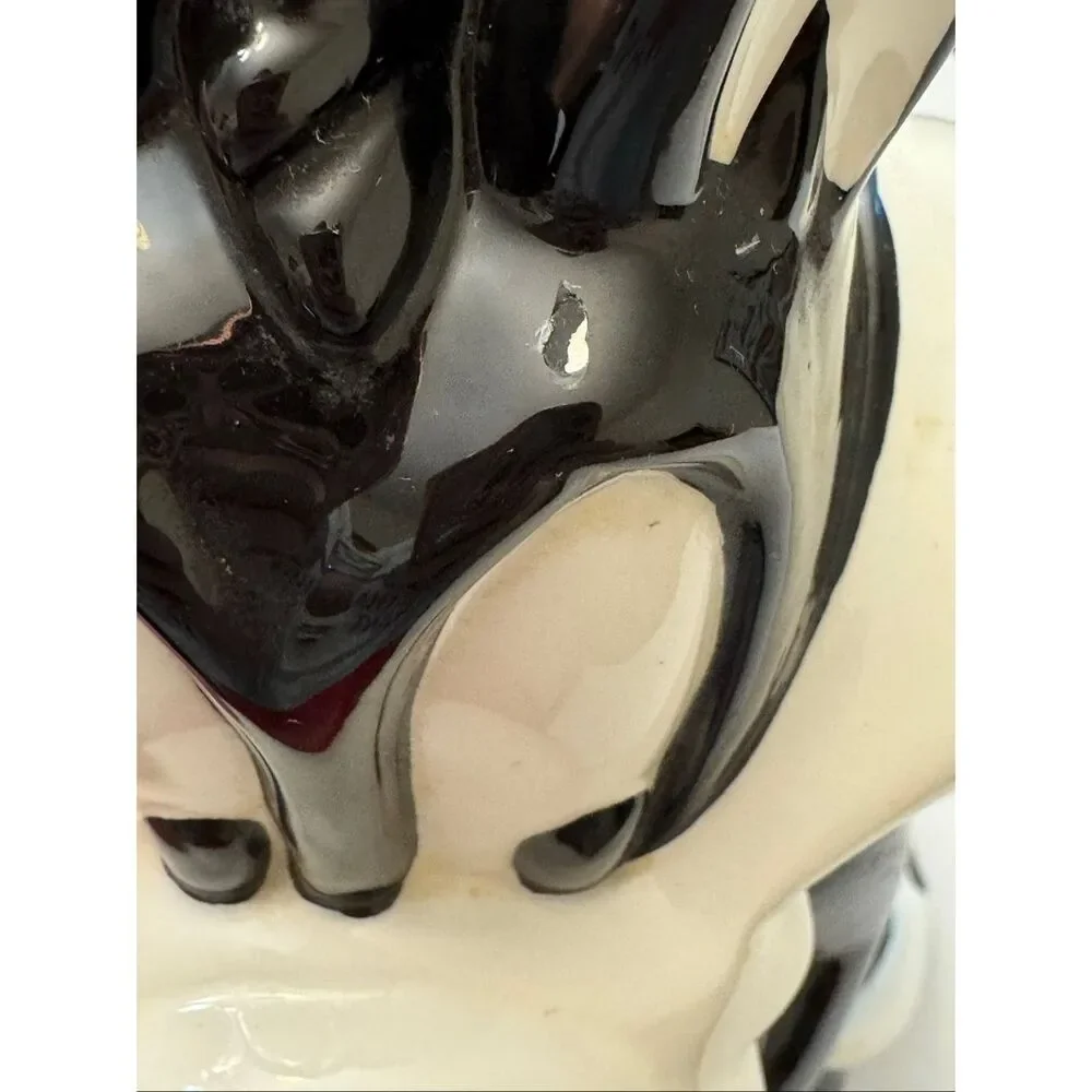 Warner Brothers Looney Tunes Sylvester Holding Cookies & Tweety Bird Cookie Jar